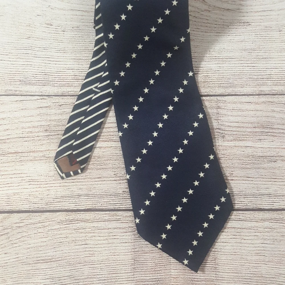 Tommy Hilfiger Italian silk tie made in USA